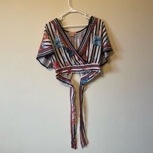 Lightweight cropped top